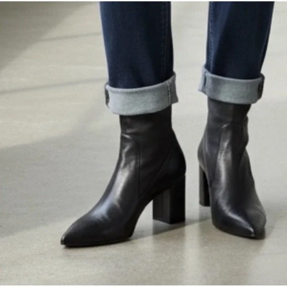Stuart Weitzman Black Leather Ankle Boots Size 9 Pointed Toe Block Heel - Picture 3 of 7